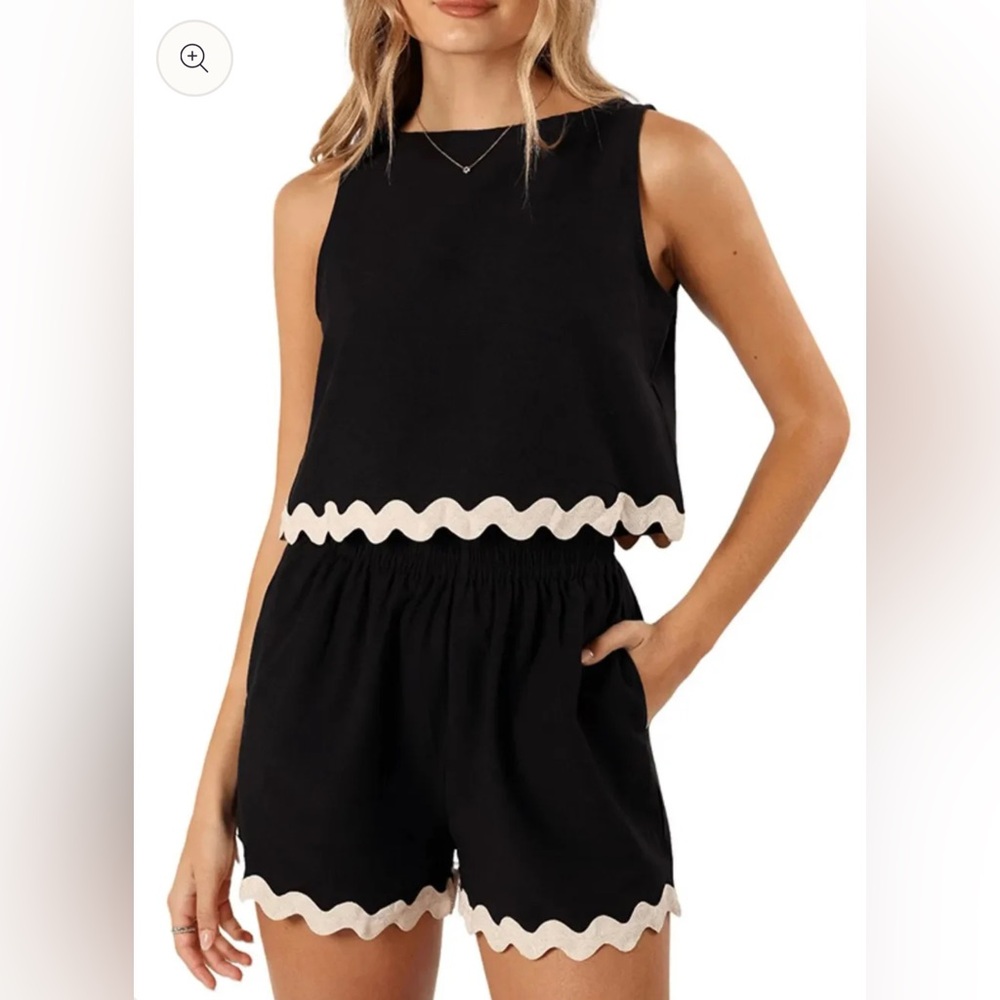 Contrast Trim Round Neck Top and Shorts Set! Brand new! Multiple sizes available